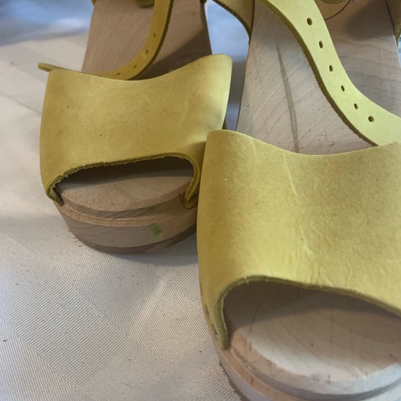 Leather yellow clogs - Picture 7 of 7